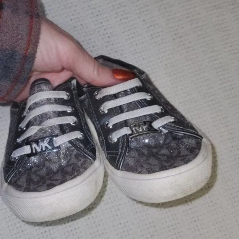 Michael Kors Ima‎ Tinsel Sz. 9 Sparkly Silver/Black Slipon Sneakers